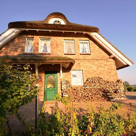 Ferienwohnung-sonnenkamp-in-gross-zicker-halbinsel-moenchgut Lägenhet