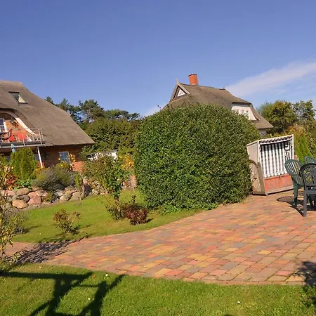 Ferienwohnung-sonnenkamp-in-gross-zicker-halbinsel-moenchgut Lägenhet