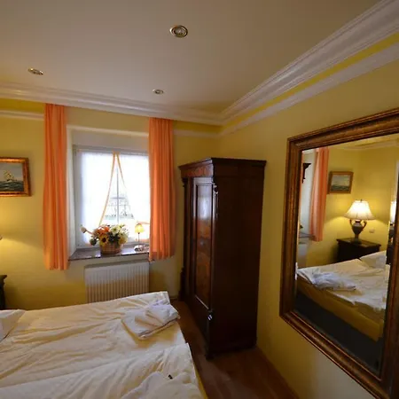 Ferienwohnung-sonnenkamp-in-gross-zicker-halbinsel-moenchgut Apartment