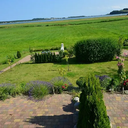 Ferienwohnung-sonnenkamp-in-gross-zicker-halbinsel-moenchgut * Groß Zicker