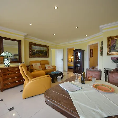 Ferienwohnung-sonnenkamp-in-gross-zicker-halbinsel-moenchgut *