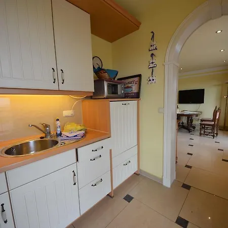 Ferienwohnung-sonnenkamp-in-gross-zicker-halbinsel-moenchgut Lägenhet Groß Zicker