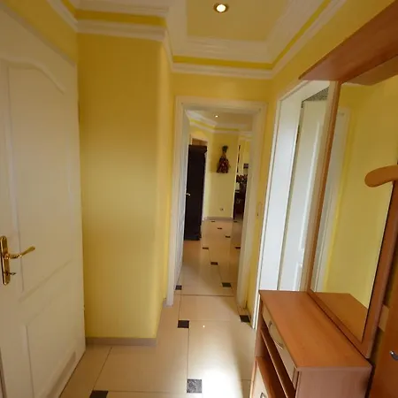 Ferienwohnung-sonnenkamp-in-gross-zicker-halbinsel-moenchgut Lägenhet *