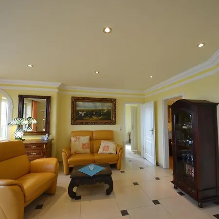 Ferienwohnung-sonnenkamp-in-gross-zicker-halbinsel-moenchgut Apartment