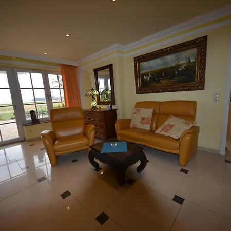 Ferienwohnung-sonnenkamp-in-gross-zicker-halbinsel-moenchgut Apartment
