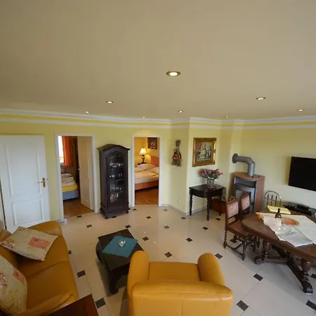 Ferienwohnung-sonnenkamp-in-gross-zicker-halbinsel-moenchgut Lägenhet *