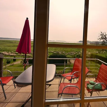 Apartment Ferienwohnung-sonnenkamp-in-gross-zicker-halbinsel-moenchgut Gross Zicker