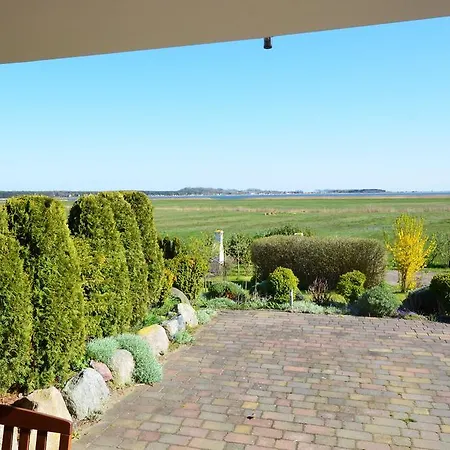 Ferienwohnung-sonnenkamp-in-gross-zicker-halbinsel-moenchgut * Groß Zicker