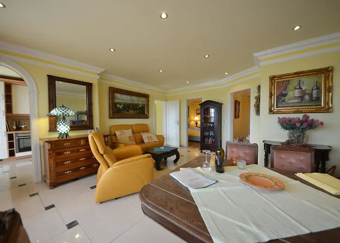 Ferienwohnung-sonnenkamp-in-gross-zicker-halbinsel-moenchgut *