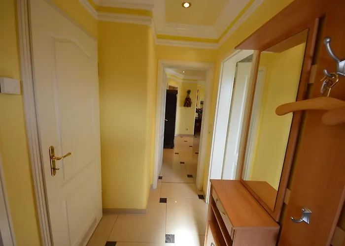 Ferienwohnung-sonnenkamp-in-gross-zicker-halbinsel-moenchgut 公寓 *