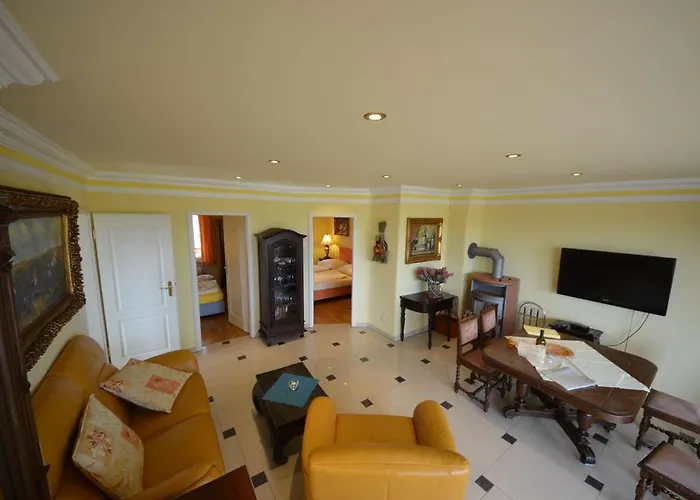 Ferienwohnung-sonnenkamp-in-gross-zicker-halbinsel-moenchgut 公寓 *